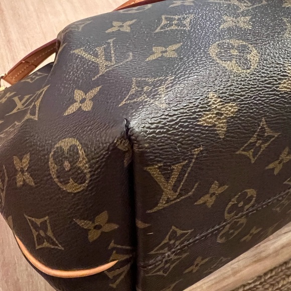 Louis Vuitton Monogram Turenne MM - Picture 8 of 17